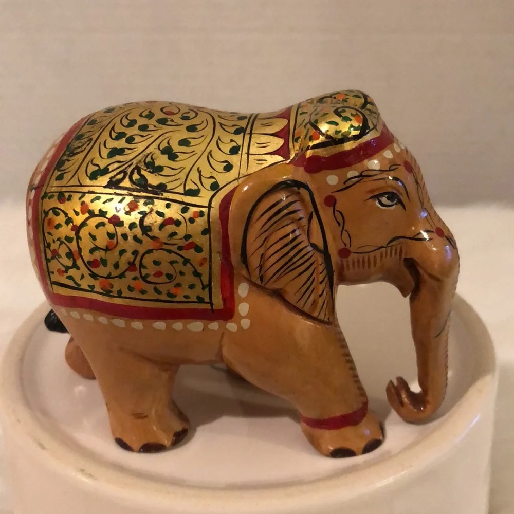 Elephant Figurines/Set of 2 - Picture 8 of 12